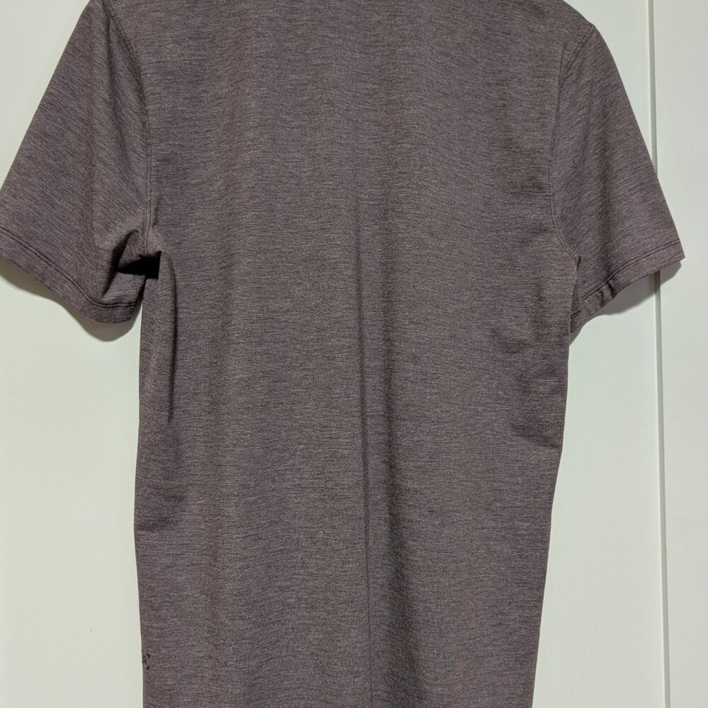Men's Lululemon Short Sleeve Collared Polo Shirt - Picture 4 of 5